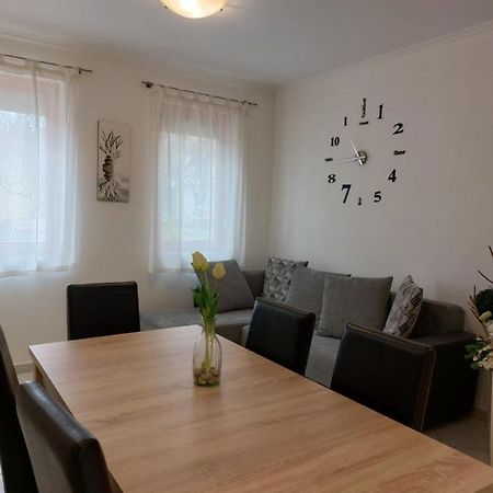Apartmancentrum Gyula Exterior foto