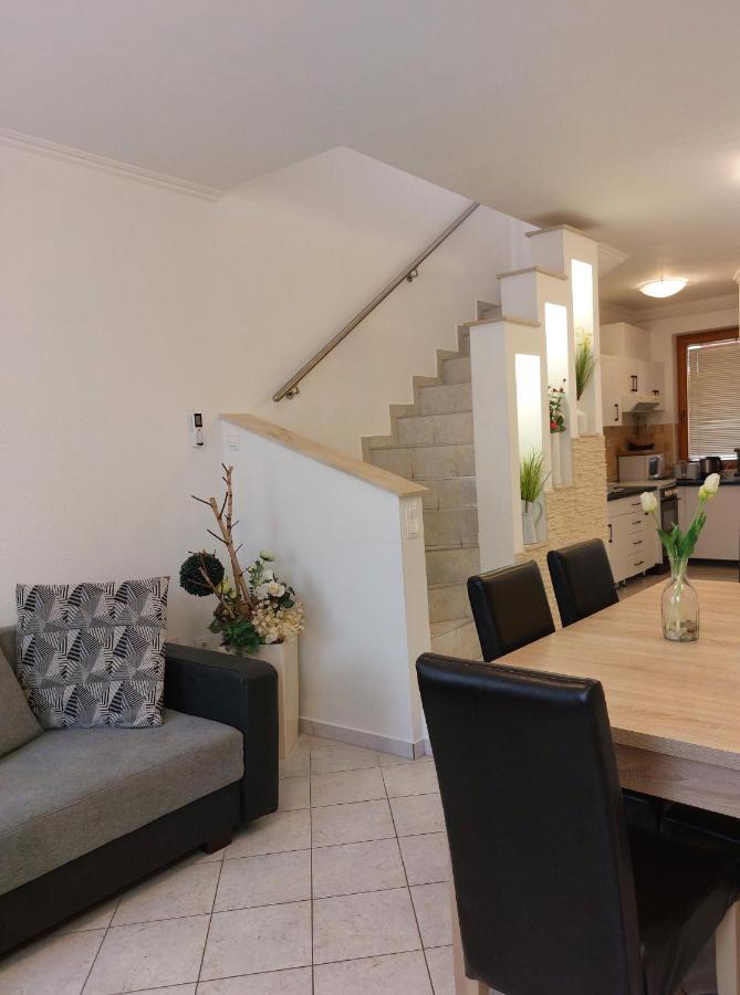 Apartmancentrum Gyula Exterior foto