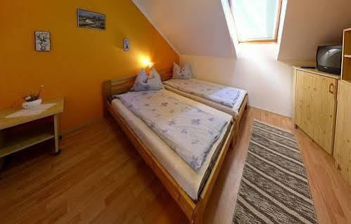 Apartmancentrum Gyula Exterior foto